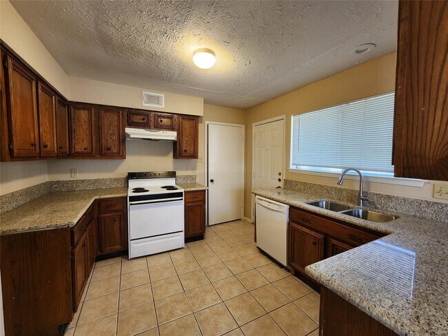 Photo - 22810 Leedstown Ln