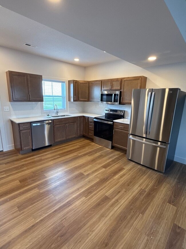 Photo - 2BD/2BA Apartment Unit 5