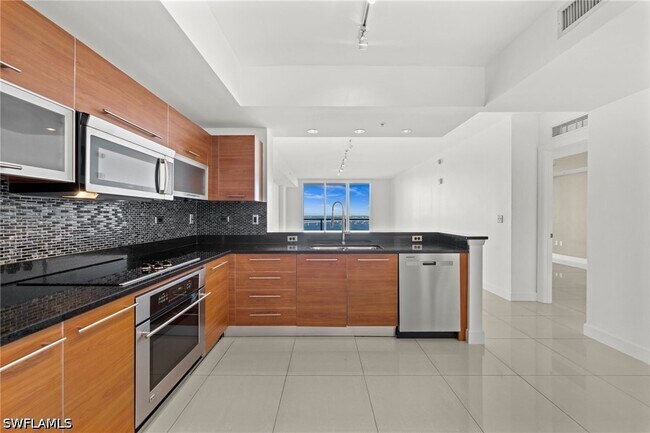 3000 Oasis Grand Blvd Unit 1603
