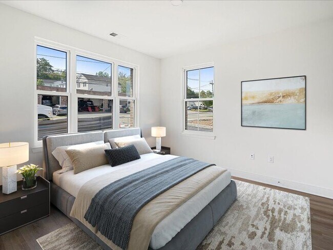 Photo - Madison Mall on Main