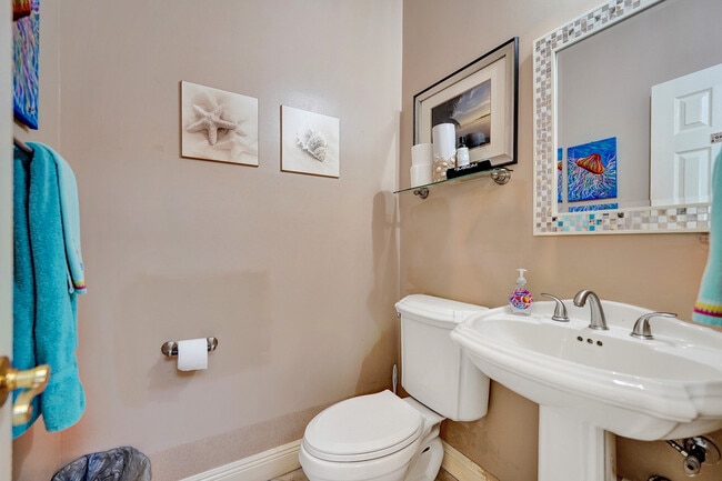 Photo - 220 Pine Ave