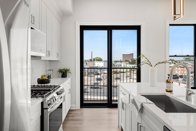 Photo - 523 2nd St Unit 201