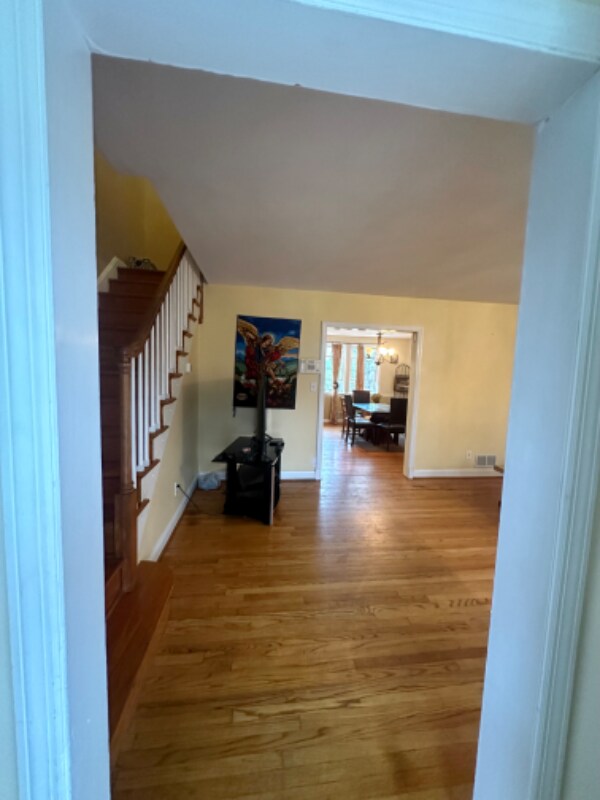 Photo - 309 Stratford Rd