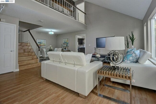 Photo - $4190 / 3BR GORGEOUS ARDENWOOD HOME IN NORTH FREMONT