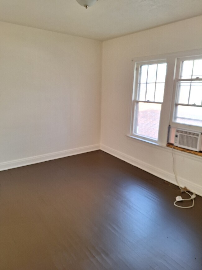 819 Kinsman St NW Apartments Warren, OH