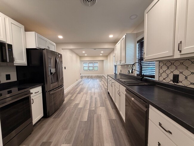Photo - Beautifully Remodeled Zero Entry 2 Bedroom $1850