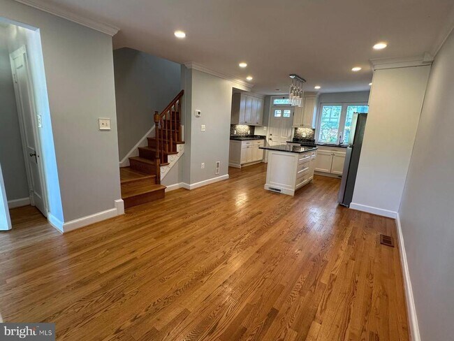 Photo - 7 Clifford Ave
