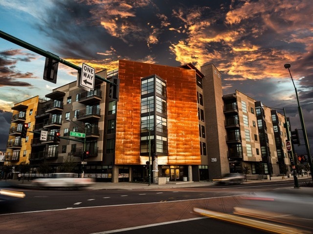 iLuminate - iLuminate Apartments