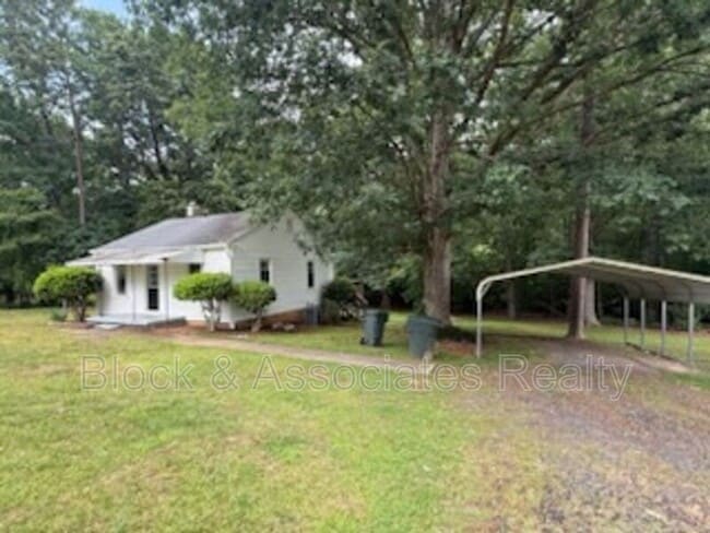 Building Photo - 2040 Carl Dr
