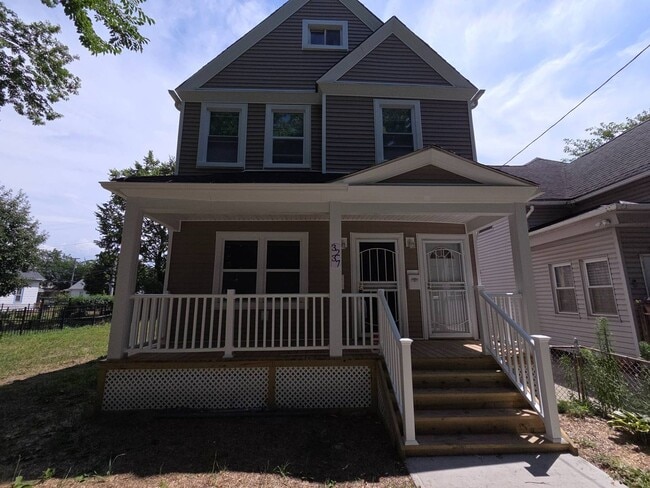 Building Photo - 3237 Seymour Ave Unit 1