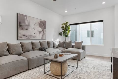 Building Photo - 772 W 300 N