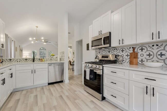 Photo - 5225 Walnut Grove Ct