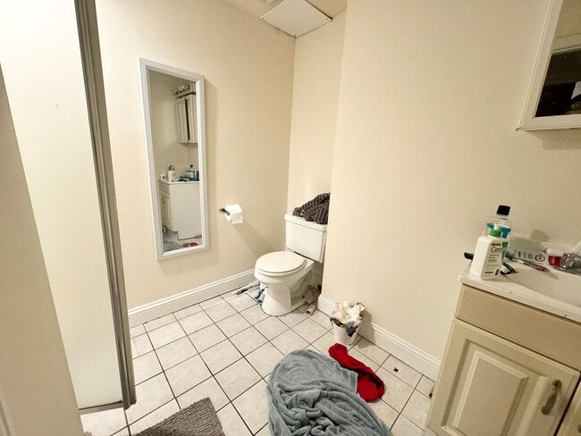 Photo - CENTRAL AIR ~ FENWAY 5 BED/3 BATH RIGHT ON GAINSBOROUGH ST. FOR 9/1/26