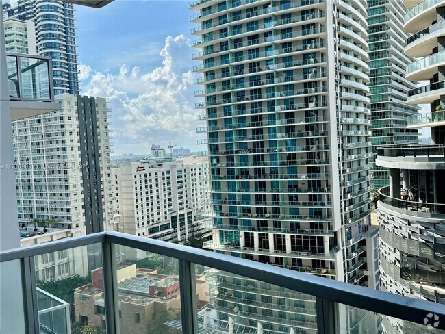 Building Photo - 1050 Brickell Ave Unit 1720 Rental