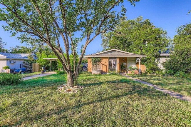 Photo - 1423 Westmoor Dr