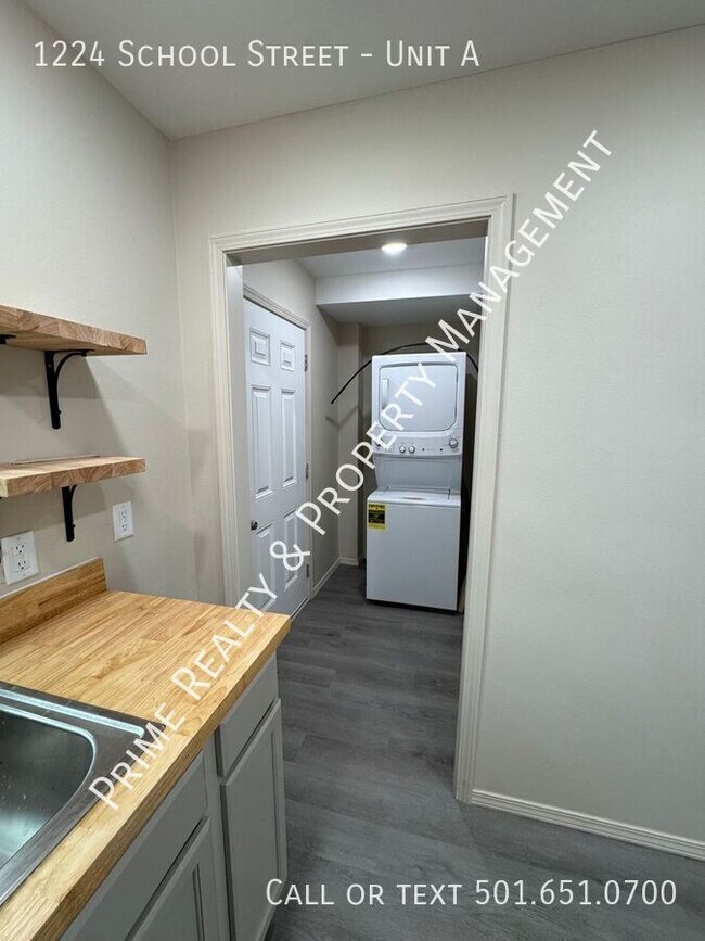 Photo - 1224 School St Unit A
