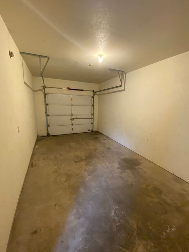 5425 Glenridge Wy