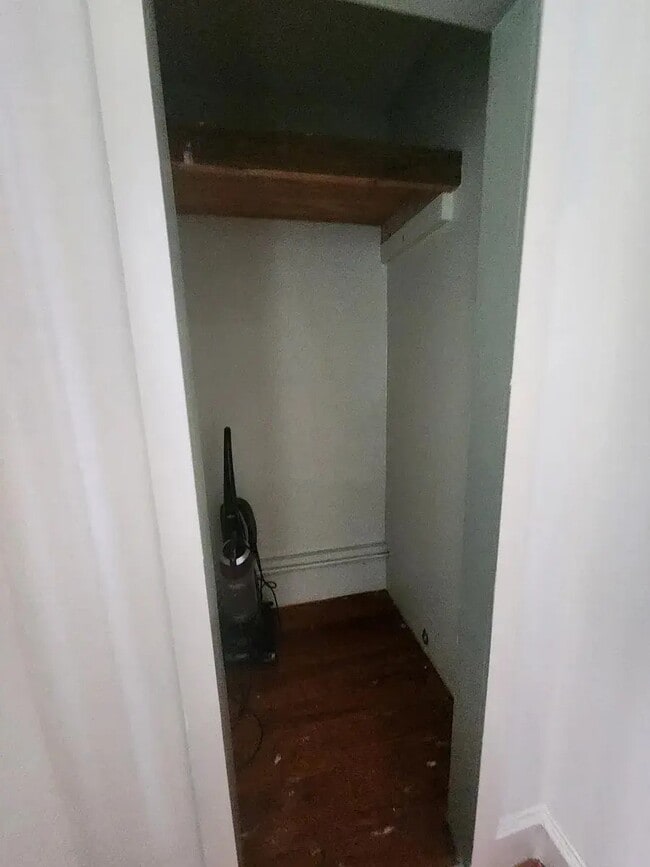 Photo - 511 Broadway