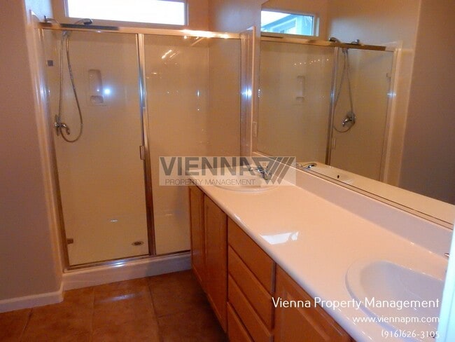 Photo - 2166 Fawndale Ln