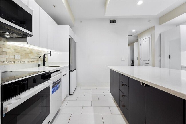 Photo - 5300 NW 87th Ave