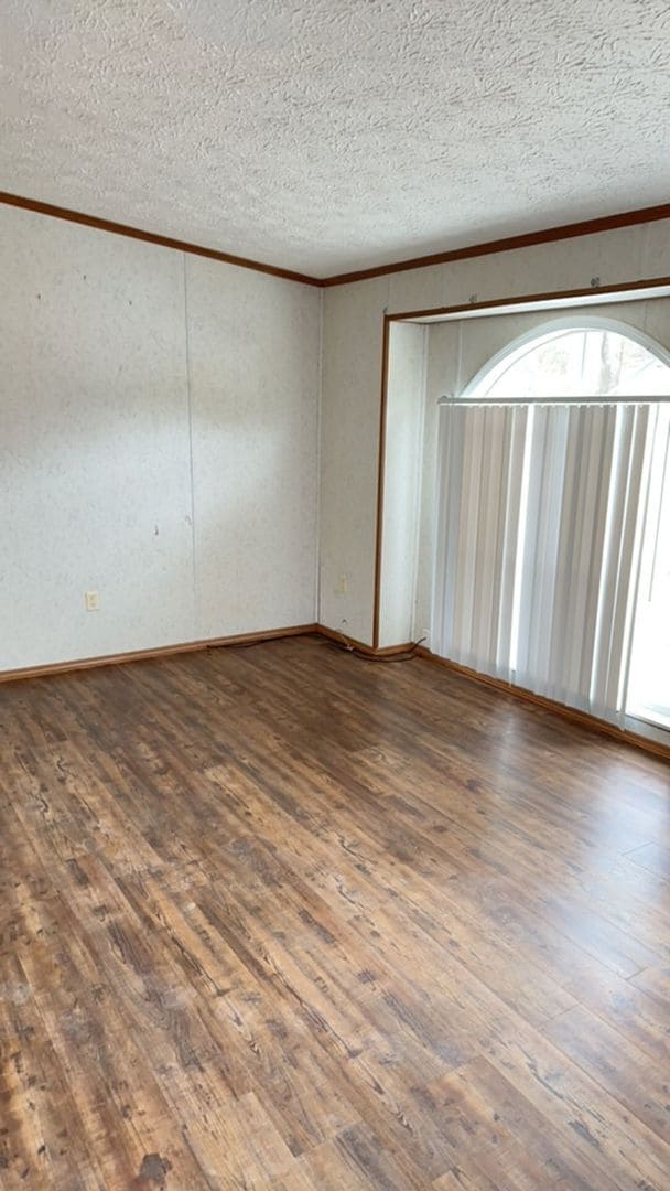 Photo - 502 Wagon Wheel Rd