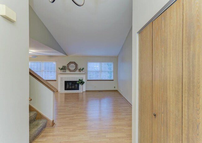 Photo - 1949 Wellington Pl