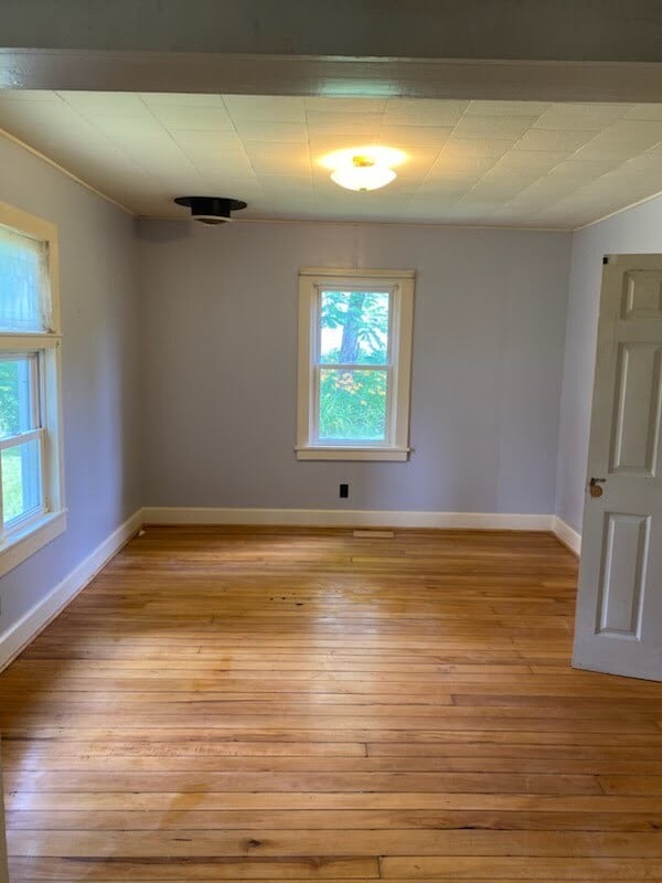 Side/offset room - 25107 State St Unit C