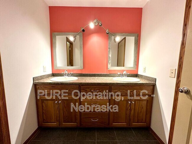 Photo - 18424 Howard St House