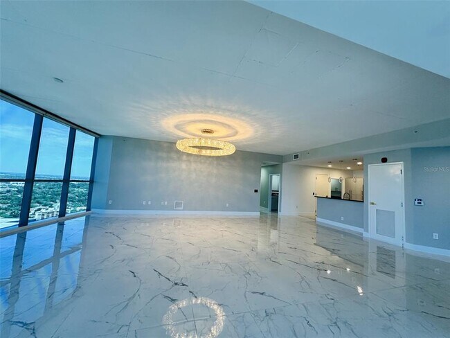 Photo - 111 E Washington St