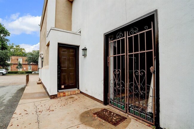 2744 Briarhurst Dr Unit 2
