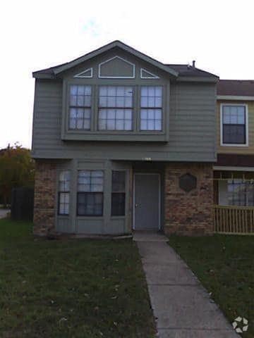 Building Photo - 1366 Old Jamestown Ct Rental
