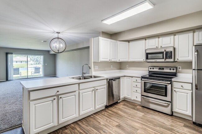 Photo - Keystone Lake Apartments