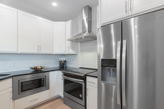 The Avenue (1513 Ridge Ave)