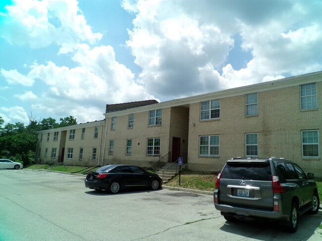 Building Photo - 140 Landings Dr Unit 3