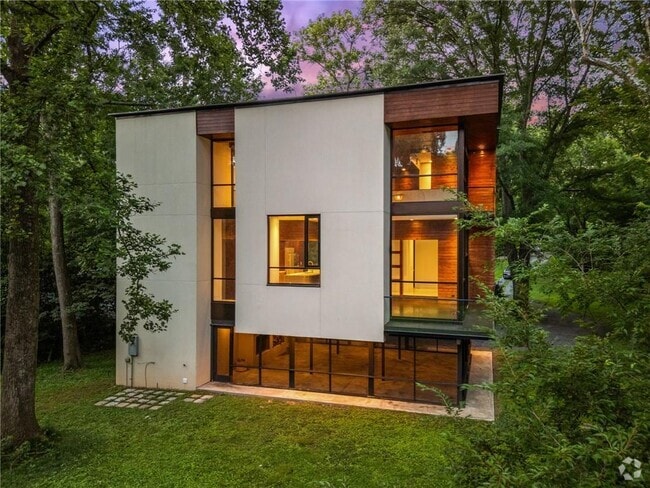 Building Photo - 2105 Fairhaven Cir NE Rental