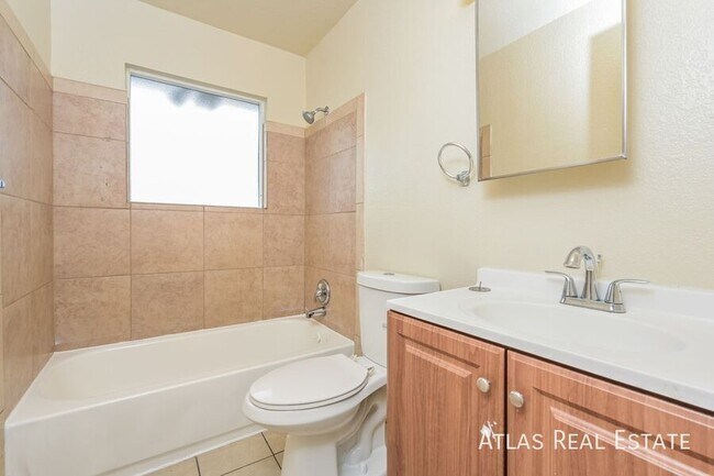 Photo - 1463 W Byers Pl
