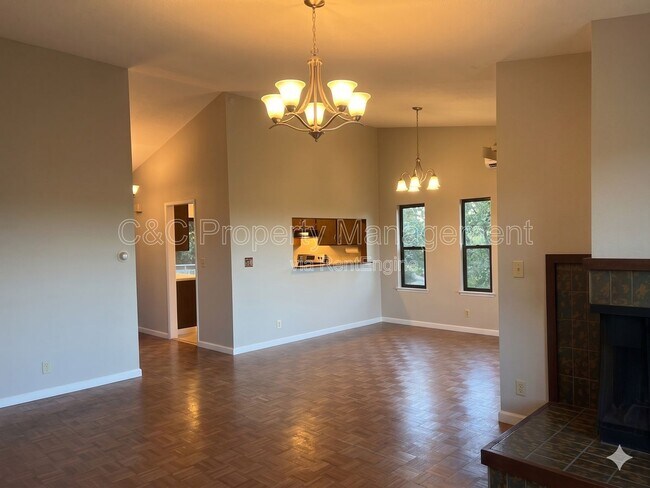 Photo - 1538 Ashwood Dr
