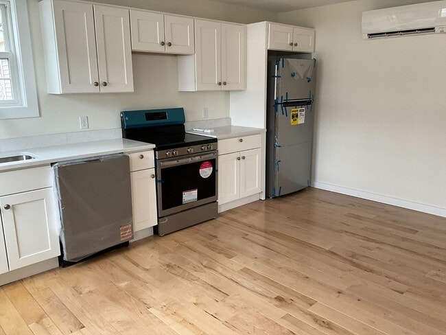 Photo - 90 Elm St Unit 2