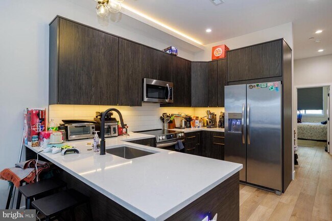 Building Photo - 618 N 35th St Unit 1