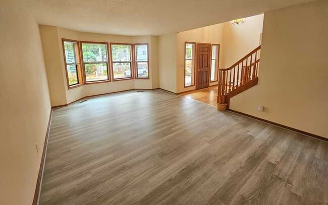 Photo - Spaceous newly remodeled 5 bedroom 3 bath ...