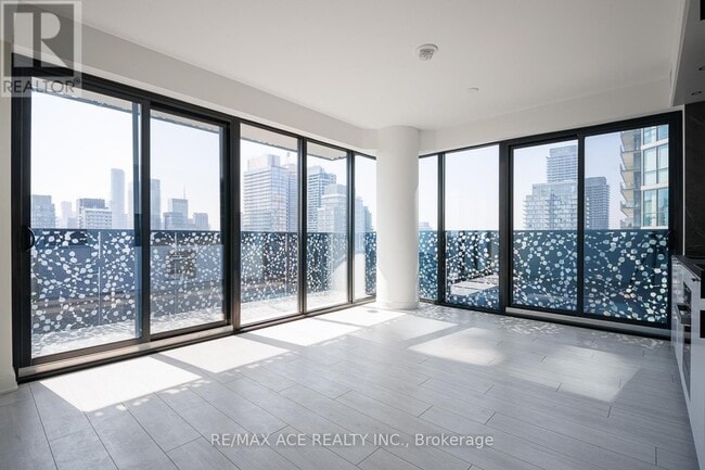 Photo - 55 Charles St E Unité 2606