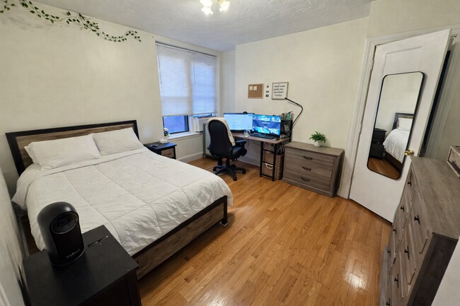 Building Photo - 303 Huntington Ave Unit 5C