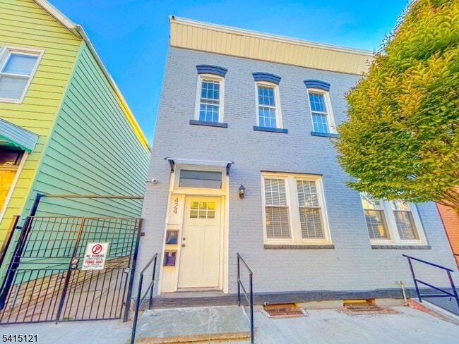 Building Photo - 424 Walnut St