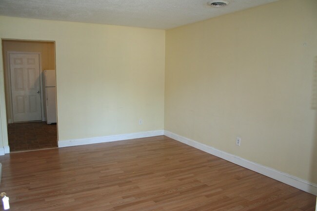 Living Room - Florence Ridge Apartments