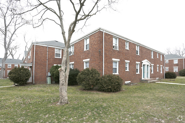 Exterior del edificio - Welcome to Red Oak Apartments in Hamilton,...