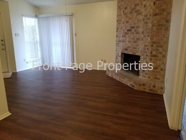 Photo - 740 Simonetti Dr