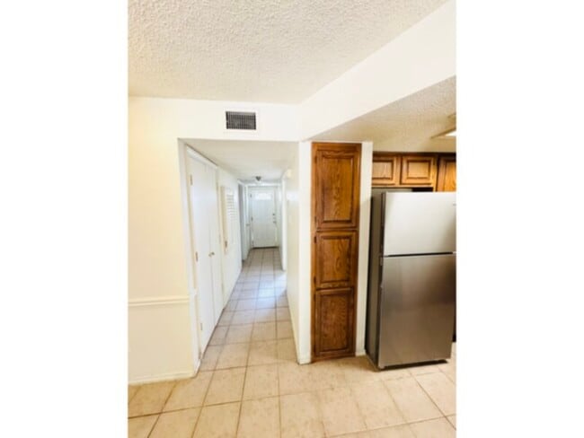 Photo - ***3 BEDROOM APARTMENT IN SEAGOVILLE*** - ...