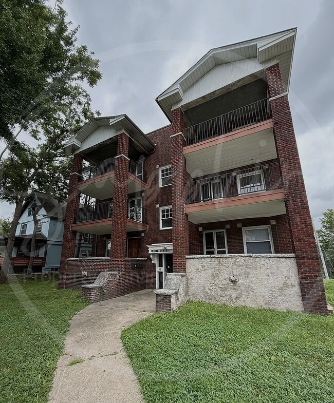 Photo - 853 Barnett Ave