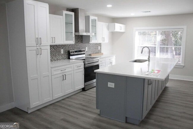 Photo - 970 Bates Rd