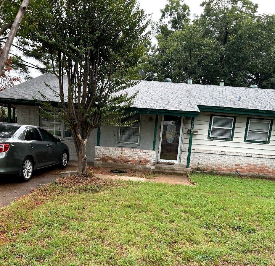 Photo - 2102 Concord Dr